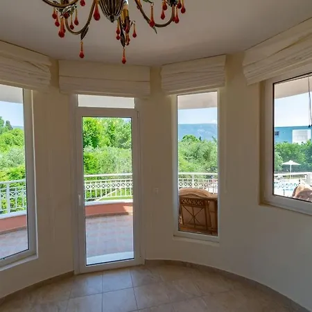 Captain Alex 2 Вилла