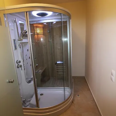 Captain Alex 2 Вилла