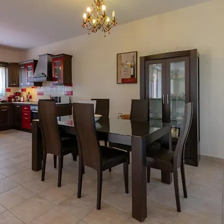 Captain Alex 2 * Дафнила