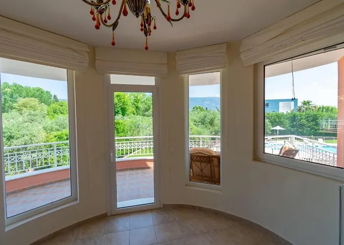 Captain Alex 2 فيلة