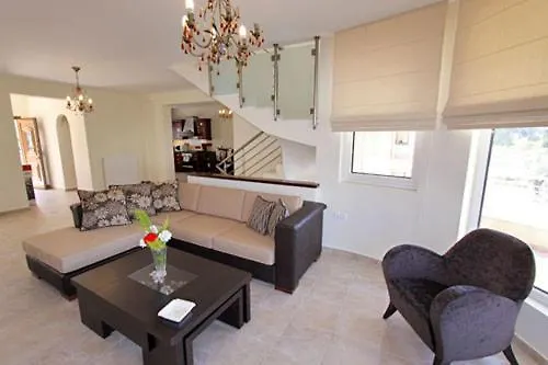 Captain Alex 2 * Dafnila