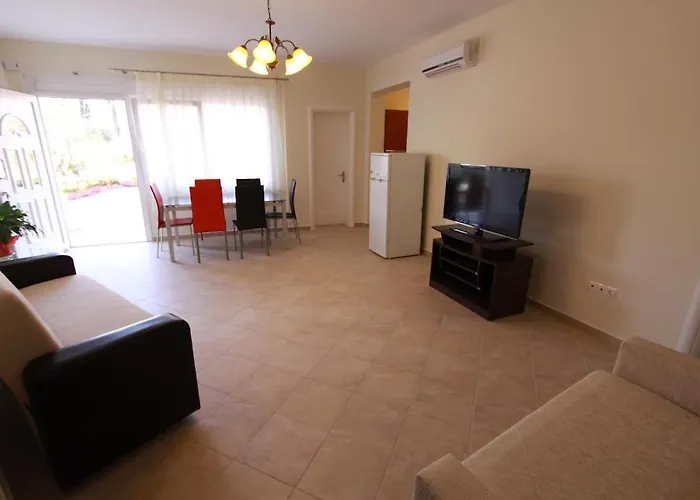 فيلة Captain Alex 2