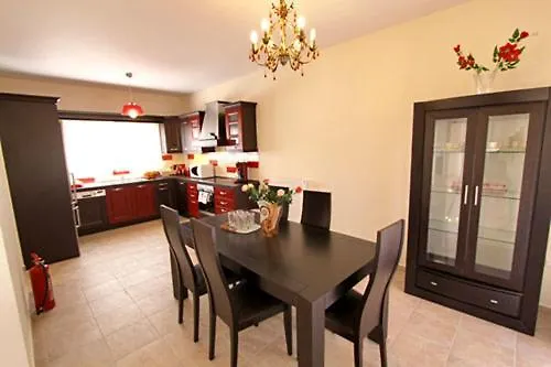 Captain Alex 2 فيلة