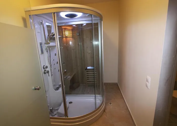 Captain Alex 2 فيلة